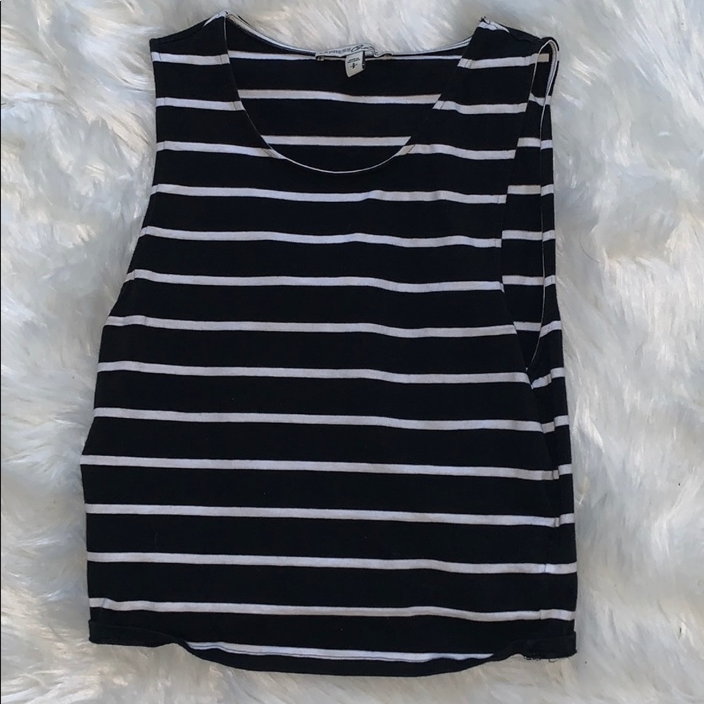 Black and white stripped crop top